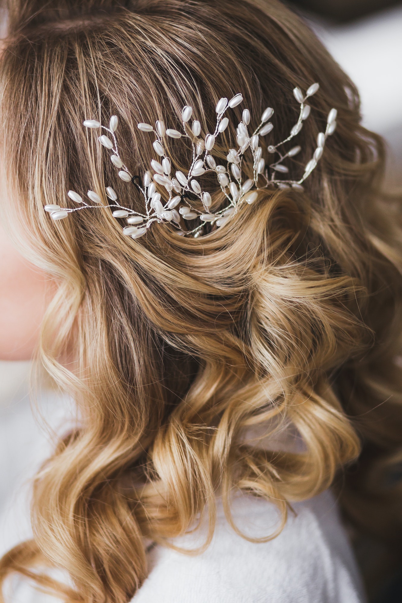 Bride's hair detail with curls close-up